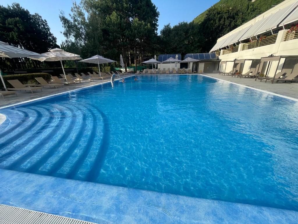 Metropol Rooms & Suites